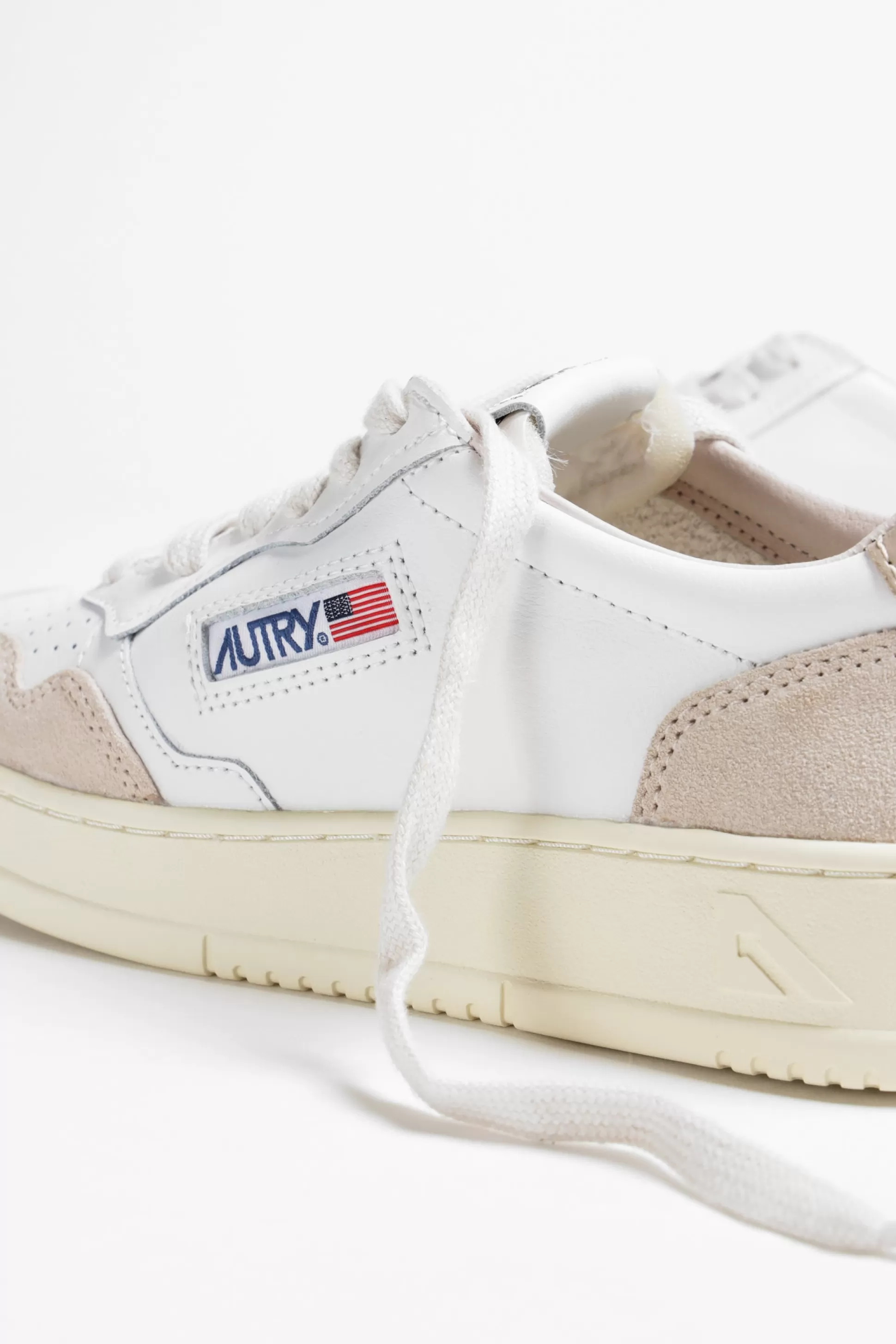 Autry Baskets^Baskets 01 Low Suede En Blanc/Pepper