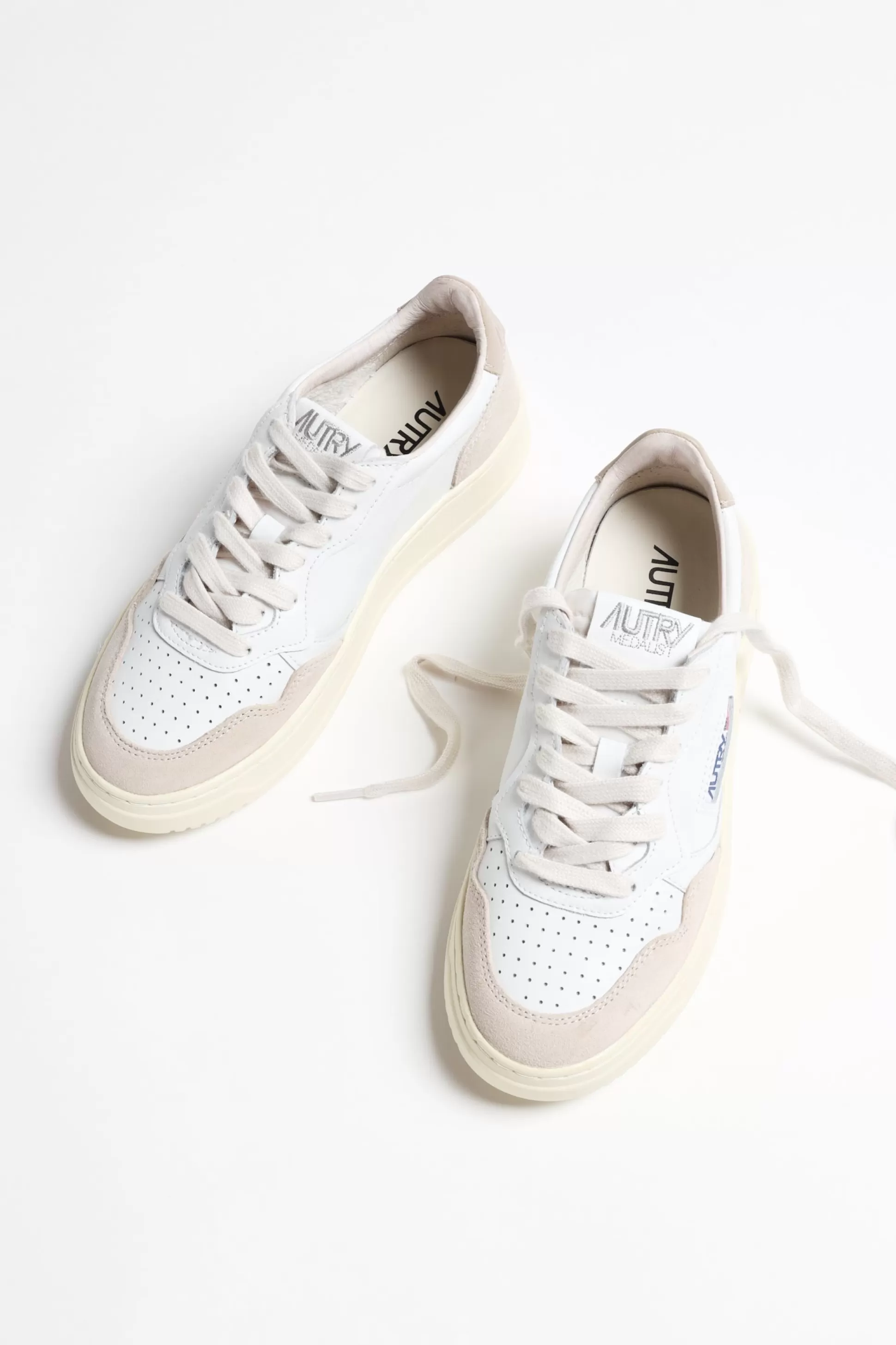 Autry Baskets^Baskets 01 Low Suede En Blanc/Pepper